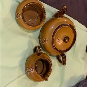Tea set (Tea pot, Creamer, and sugar)